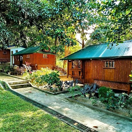 Rea'S Bamboo Resort Gabaldon 外观 照片